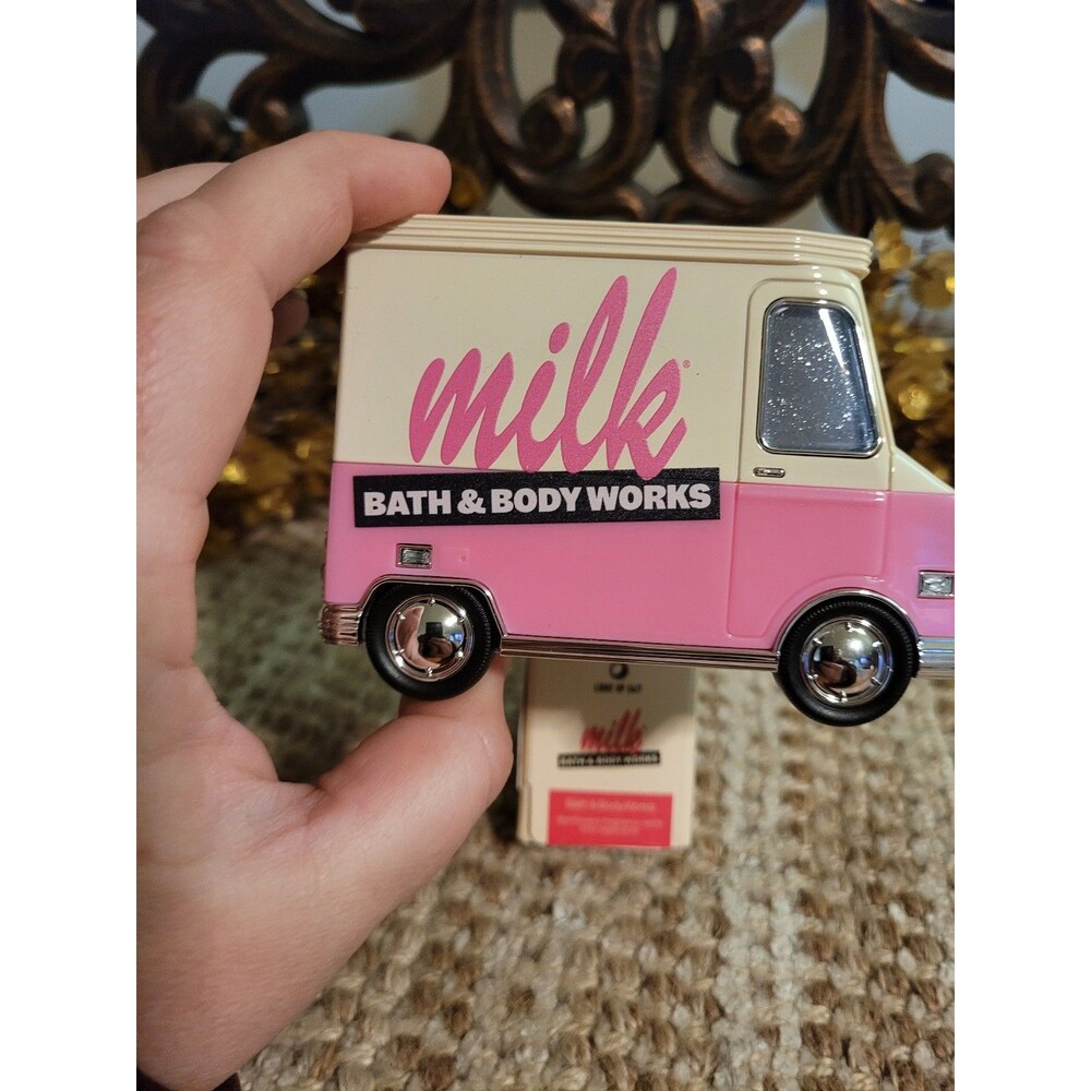 Milk Bar - Milk Truck - Bath and Body Works Wallflower Plug - Picture 1 of 3